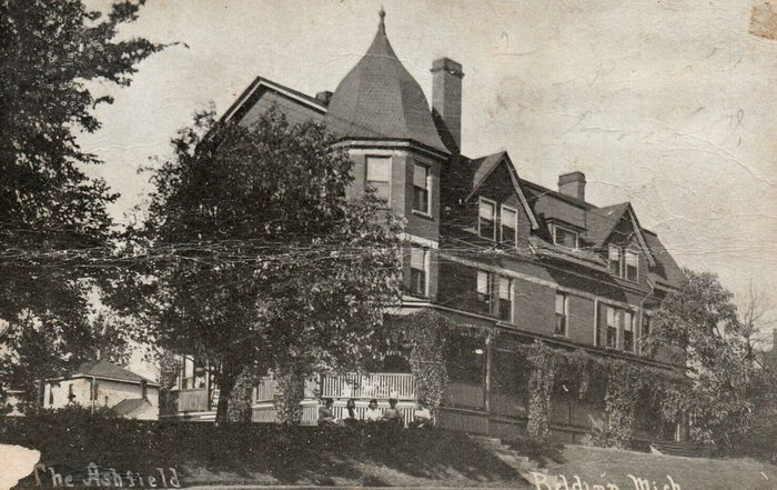 Belding - Vintage Postcard (newer photo)
